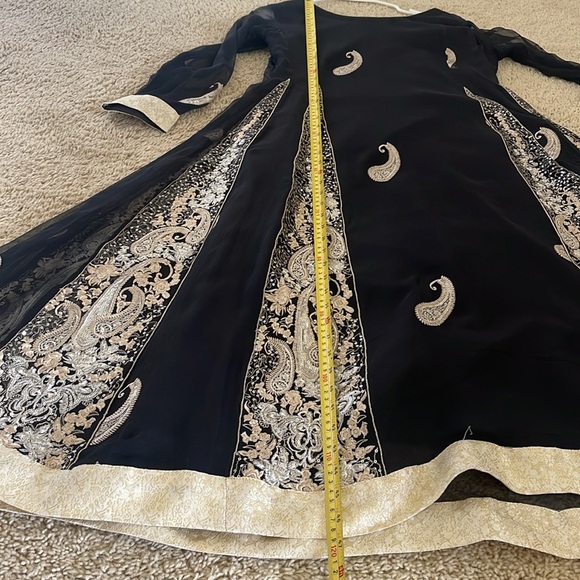 Pakistani Indian embroidered kurta. - Picture 10 of 11